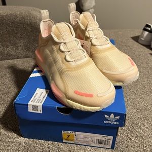 NWT Adidas NMD V3